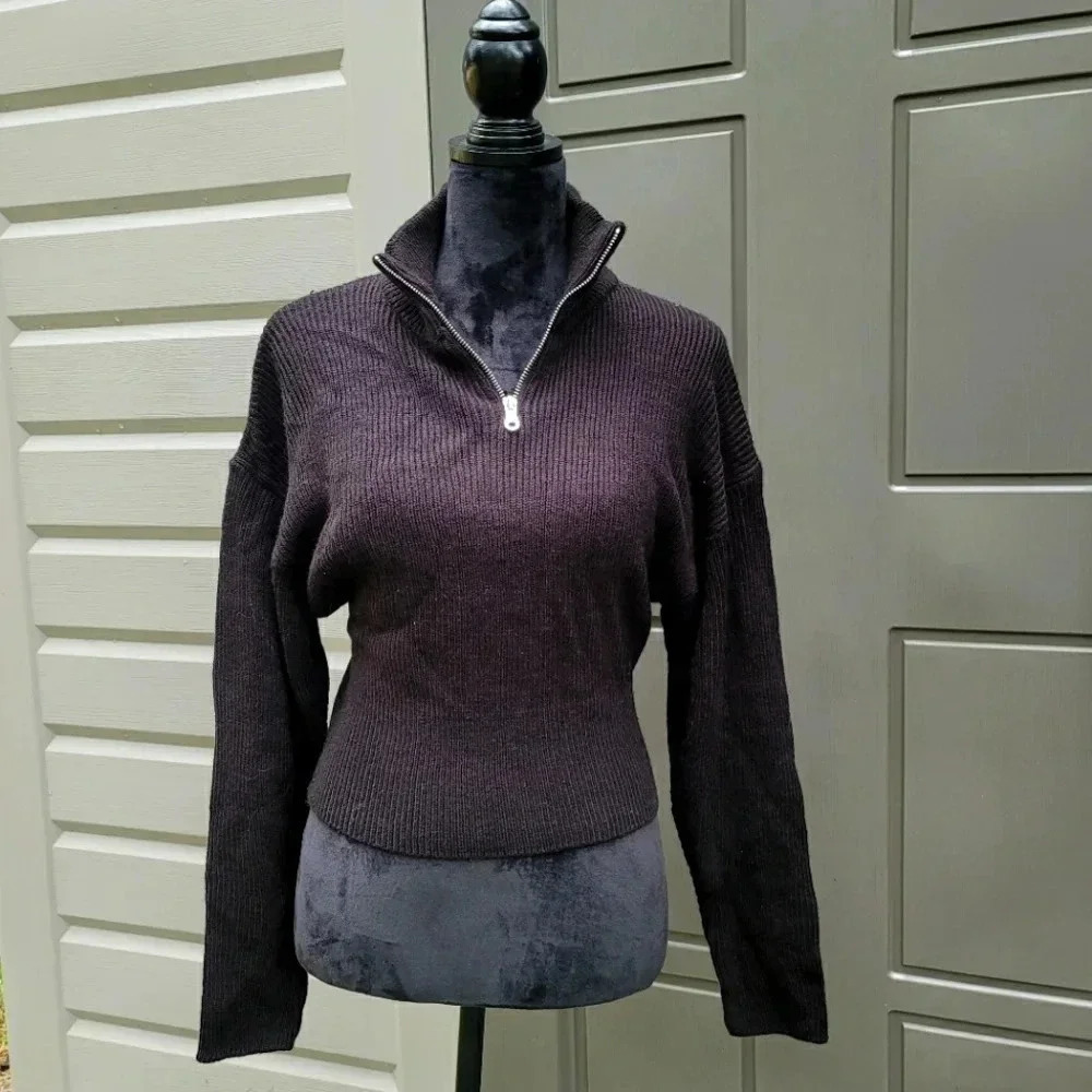 DIVIDED Black Chunky Knit Cropped Sweater Lightwei